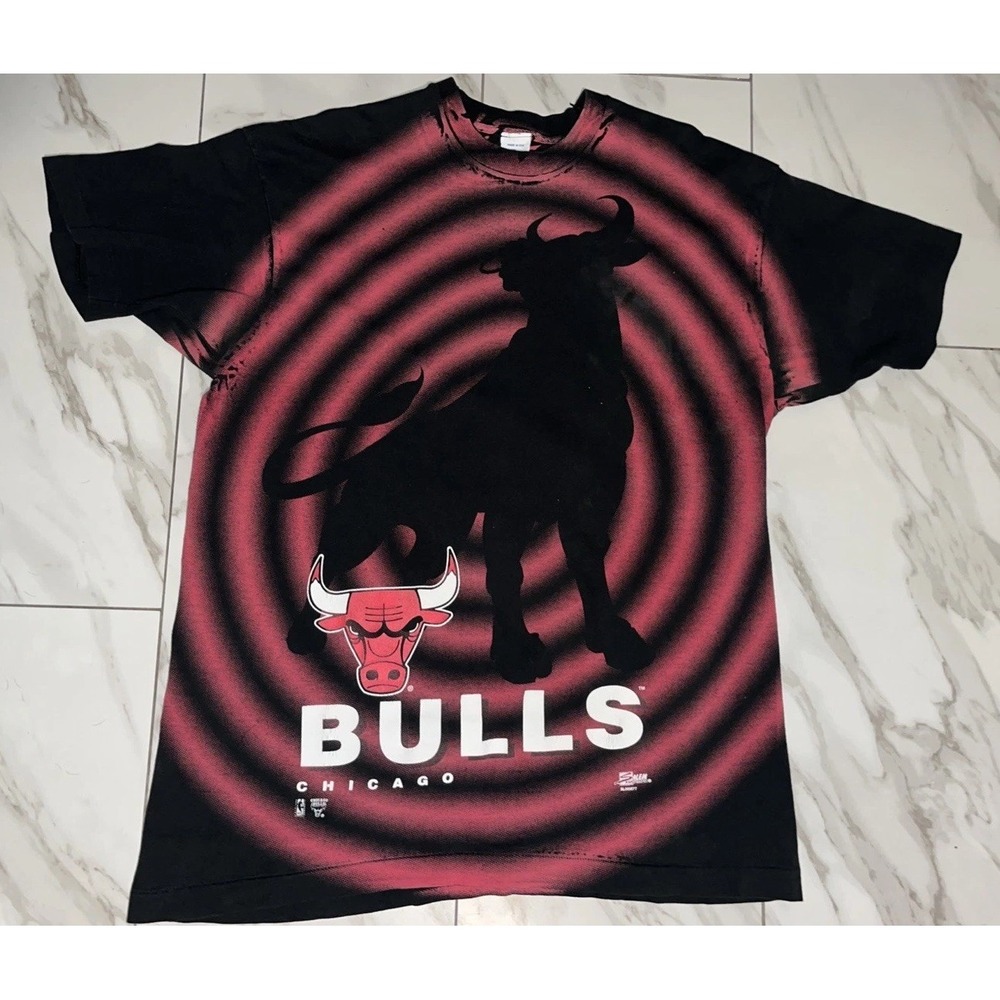 Vintage 90s Chicago Bulls Salem Sportswear AOP NBA T-Shirt XL Distressed